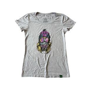 Wild Tribute short sleeve t-shirt, size Women's Large, gray skiier/snowboarder